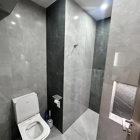 Near Finikoudes 1 Апартаменты *