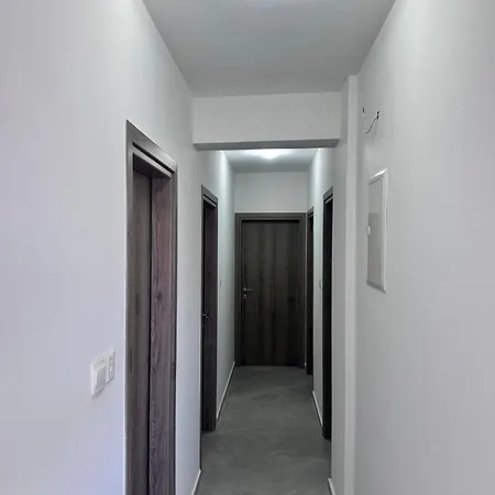 Near Finikoudes 1 Appartement *