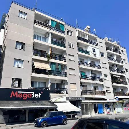 Near Finikoudes 1 Appartement