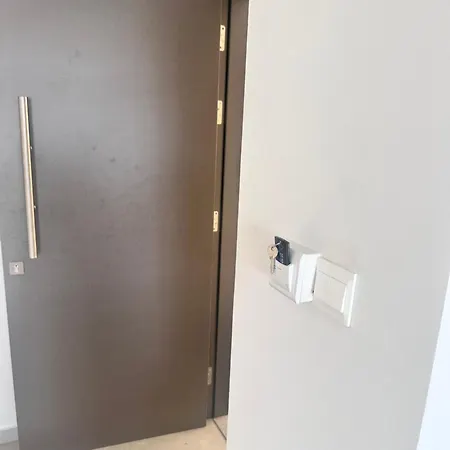 Near Finikoudes 1 Апартаменты *