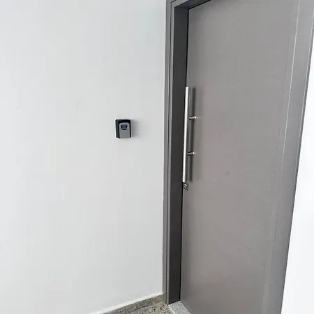 Near Finikoudes 1 Lejlighed Larnaca