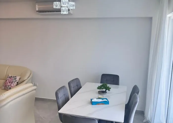 Near Finikoudes 1 Appartamento