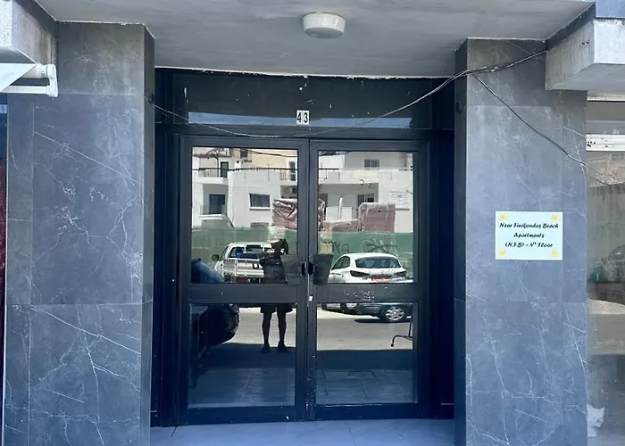 Near Finikoudes 1 Appartement Larnaca