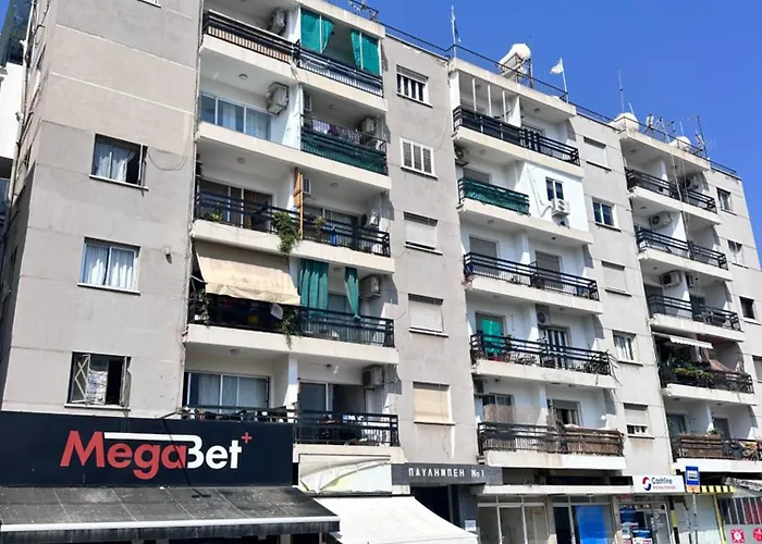 Near Finikoudes 1 Appartement