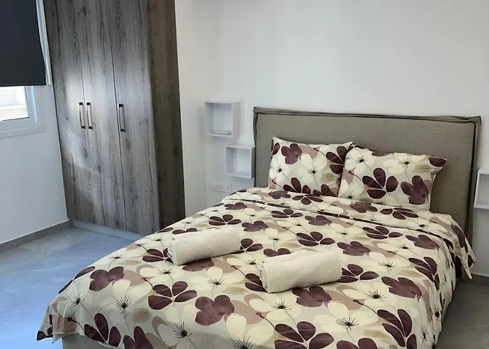 Appartamento Near Finikoudes 1 *