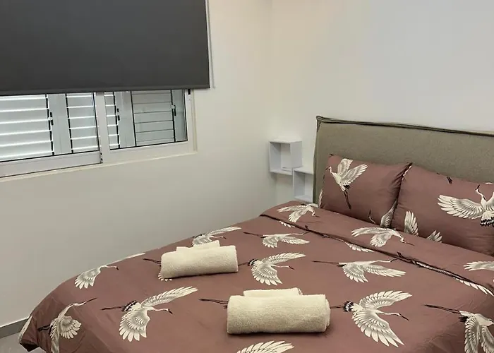 Near Finikoudes 1 Appartamento Larnaca